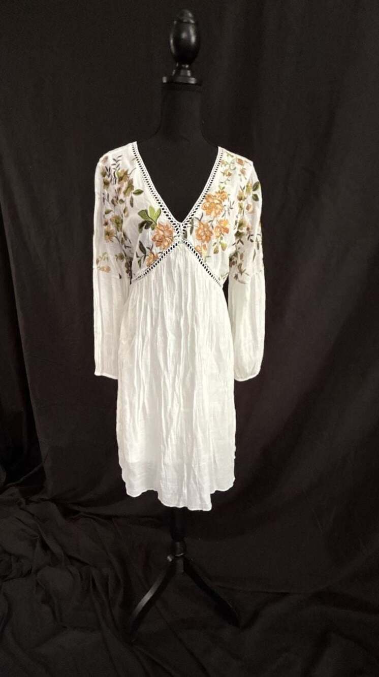 J Gee Bohemian White Floral Embroidered Crochet Mini Dress